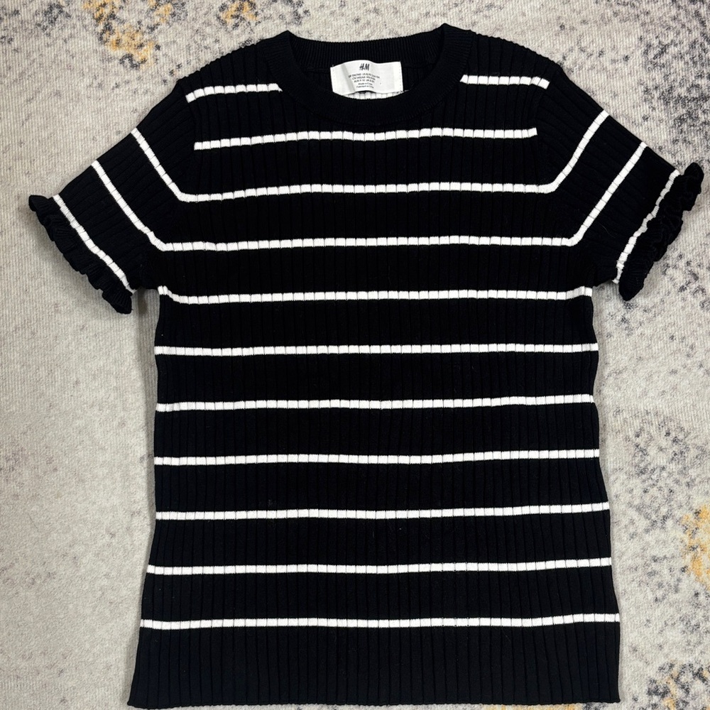 H&M Black and White Ribbed Stripe Tee
